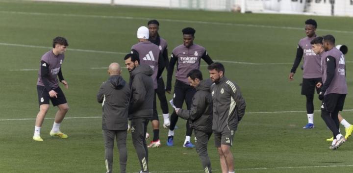  世体：阿韦洛亚将希望寄托于更衣室，希望球员能够转变态度 新闻 世体：阿韦洛亚将希望寄托于更衣室，希望球员能够转变态度 新闻