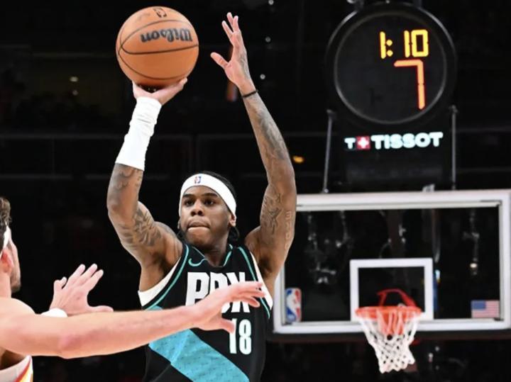  波特兰开拓者阵容优化进行时，双向球员贾冯特·库克正式离队。 体育新闻 波特兰开拓者阵容优化进行时，双向球员贾冯特·库克正式离队。 体育新闻