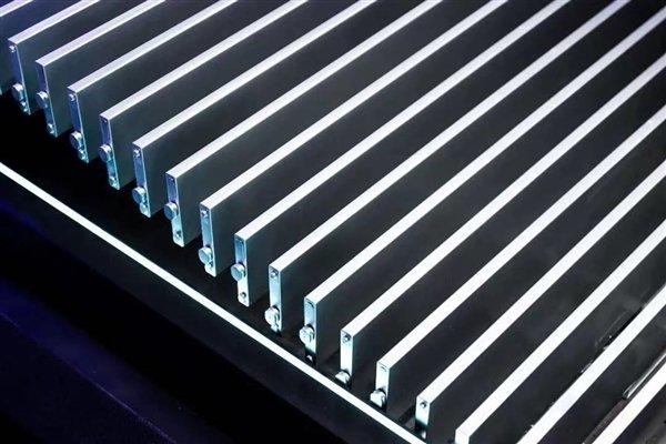 为什么燃油车主从不纠结油箱容量;电动时代补能痛点待破解。 汽车科技