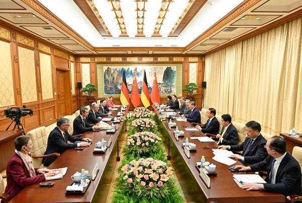 德国政坛声音分歧明显;默茨访华寻求务实合作,克林拜尔却发出强硬信号。 新闻 德国政坛声音分歧明显;默茨访华寻求务实合作,克林拜尔却发出强硬信号。 新闻 德国政坛声音分歧明显;默茨访华寻求务实合作,克林拜尔却发出强硬信号。 新闻 德国政坛声音分歧明显;默茨访华寻求务实合作,克林拜尔却发出强硬信号。 新闻