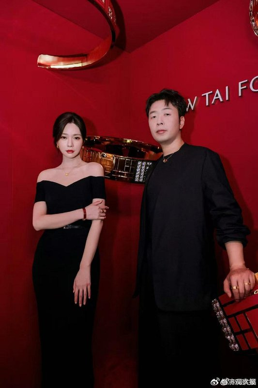 谢鼎鸿掌舵创意,周大福迈向奢侈新纪元;从黄金零售,到全球叙事重塑。 企业服务