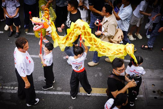 蔚来突破重围，四季度盈利曙光闪现；增长动能强劲，前路值得期待。