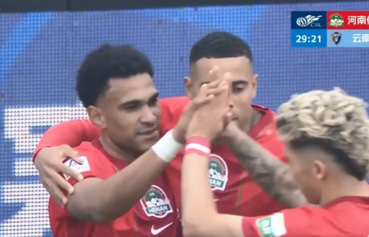  河南外援姆布拉分享进球心得：队友跑位创造空间；中超节奏带来新机遇。 体育新闻 河南外援姆布拉分享进球心得：队友跑位创造空间；中超节奏带来新机遇。 体育新闻