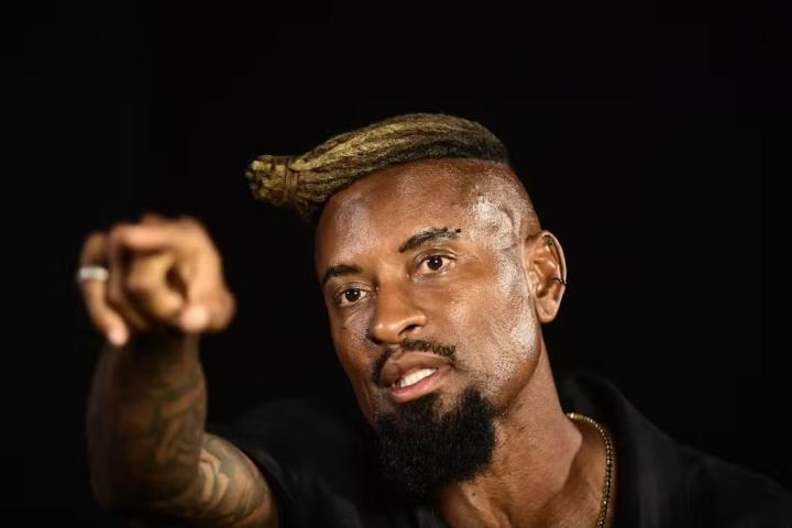  泽-罗伯托回顾皇马岁月，游戏沉迷扰乱新婚生活，竞技状态明显下滑。 体育新闻 泽-罗伯托回顾皇马岁月，游戏沉迷扰乱新婚生活，竞技状态明显下滑。 体育新闻