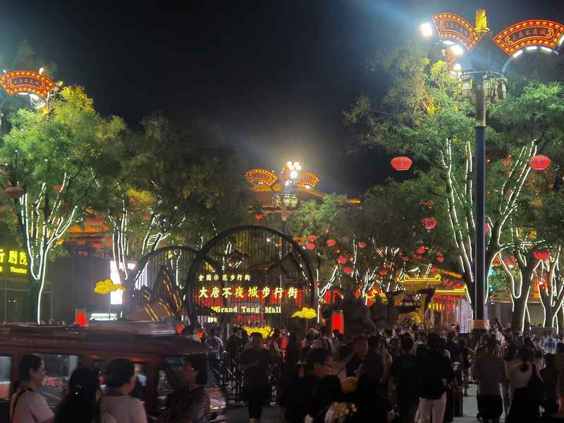  春假客流争夺战升级，景区如何瓜分“泼天流量”？ 新闻