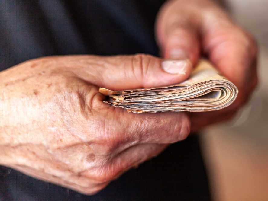  虚假繁荣的真相：警惕“开票经济”背后的政绩水分与合规陷阱 股票财经