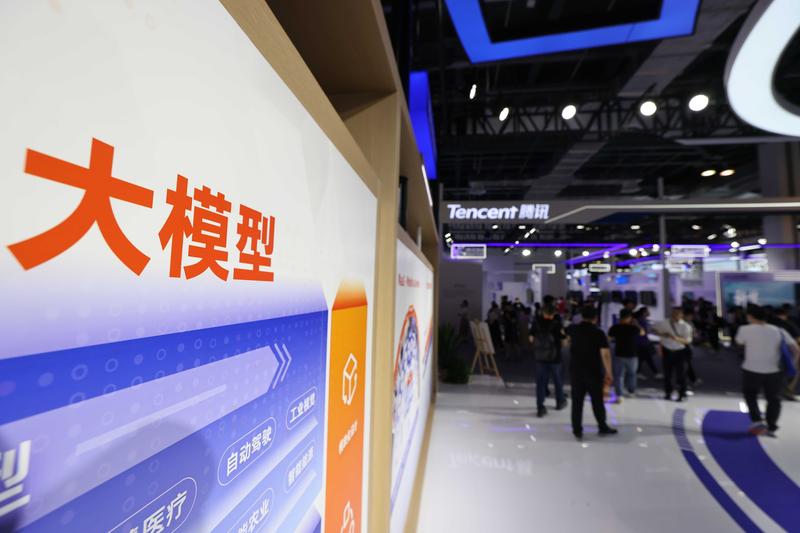  拒绝模型崇拜：开源生态的深层演进与智谱GLM-5.1的哲学启示 IT技术